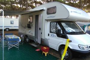 Camper con garage grande