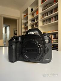 Canon EOS 5D Mark III - Body + accessori omaggio