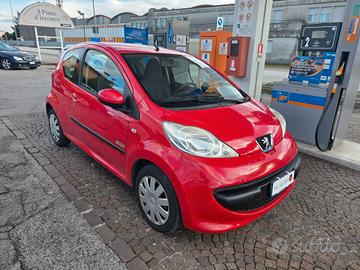 Peugeot 107 1.0 68CV 3p. Sweet Years con 190.000km
