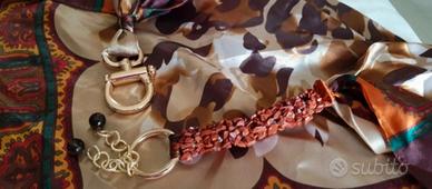 Foulard di seta con gancio gioiello nuovo
