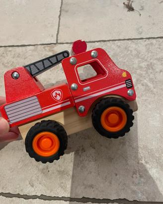 Camion pompieri in legno