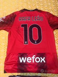 maglia autografata Leao Milan