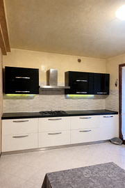 Cucina MC 10 anni 3,40 stile moderno bianco e nero