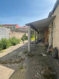Casa indipendente con giardino