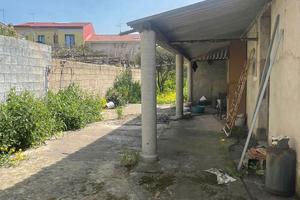 Casa indipendente con giardino