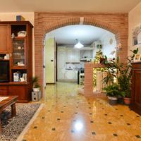 VILLA A SCHIERA CENTRALE A SALGAREDA