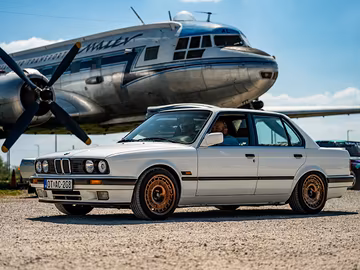 BMW E30 320is