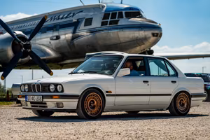 BMW E30 320is