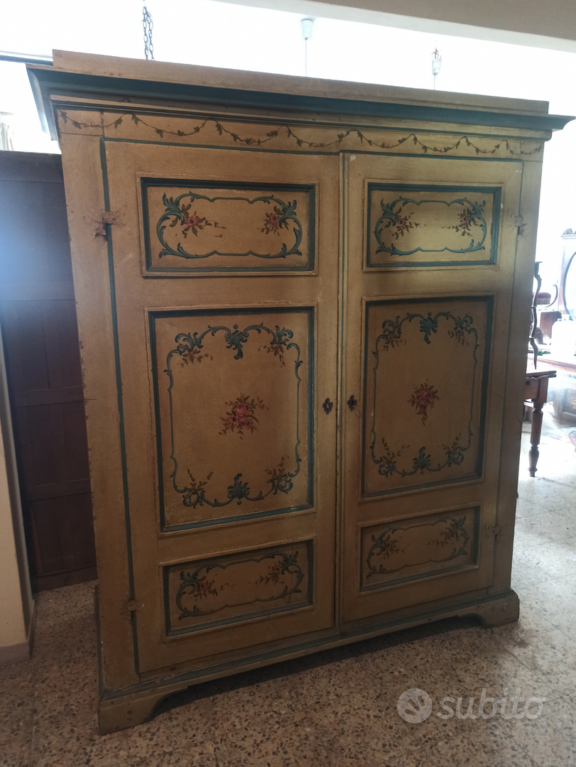 Armadio antico del 700 toscano Arredamento e Casalinghi In vendita a