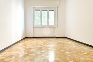 4 LOCALI A GENOVA