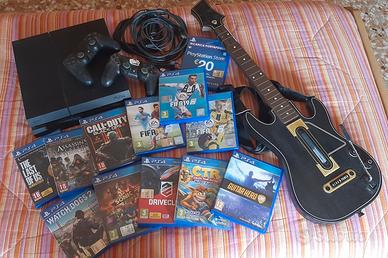 playstation 4 con joystick e giochi