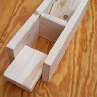 schiaccia noci e olive in legno artigianale.