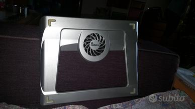 SUPPORTO PORTATILE CON VENTOLA