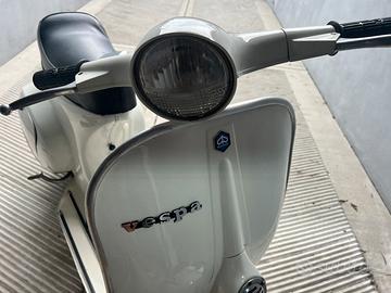 Vespa 50