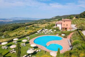 Rustico / Casale di 2500 m² con più di 5 locali e 