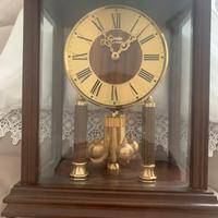 Orologio in legno funzionante