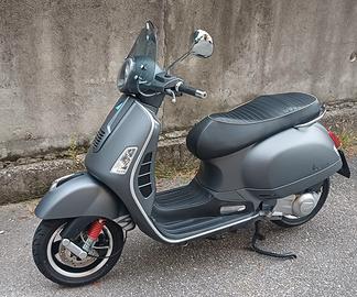 Piaggio Vespa 300 GTS - 2013