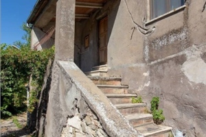 Villa Casale unifamiliare 2 liv. loc.Alviano (TR)