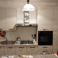 cucina , soggiorno, 2 divani,