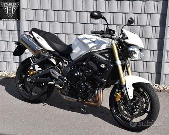 Triumph 675
