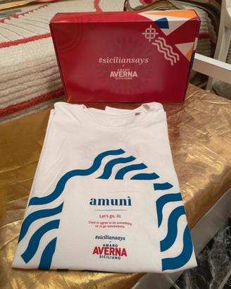 T-shirt firmata Averna