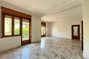 4 LOCALI A GRUMO NEVANO