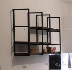Libreria sospesa a giorno, L 127, h 96