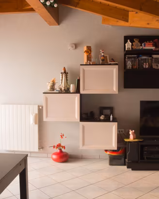 Sala in stile moderno, completa (anche a lotti)