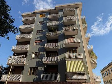 Appartamento di 190 m² con 4 locali e posto auto a