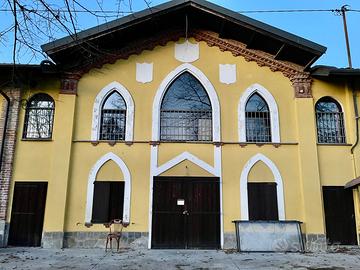 Locale artigianale completamente ristrutturato