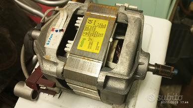 Motore per lavatrice Indesit