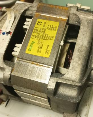 Motore per lavatrice Indesit