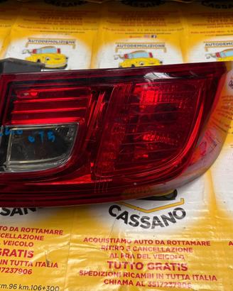FARO POSTERIORE DESTRO RENAULT CLIO ANNO:2015