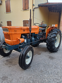 Trattore fiat 750