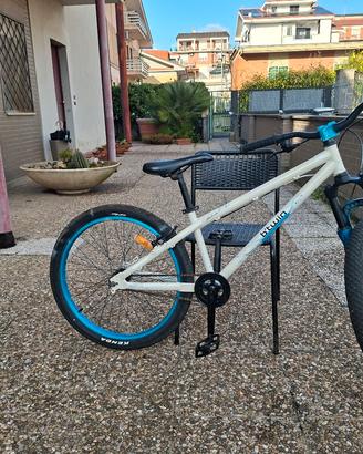 bicicletta BMX 24 pollici Btwin subsin 