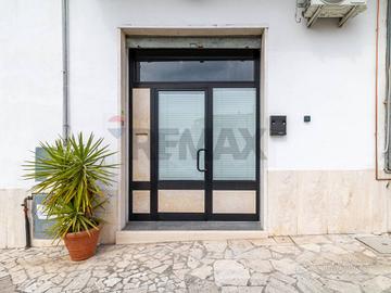 Locale Commerciale - Guidonia Montecelio