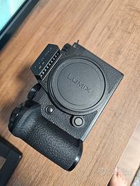 Panasonic Lumix s5iix 