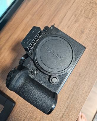 Panasonic Lumix s5iix 
