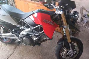 Aprilia dorsoduro 750