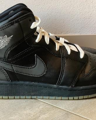 Air Jordan 1 Mid