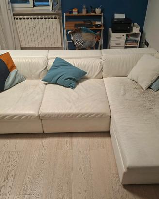 DIVANO IN PELLE