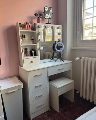 Toeletta trucco con luci