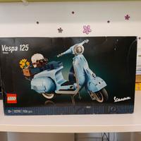 Lego 10298 Vespa 125 parzialmente assemblato 