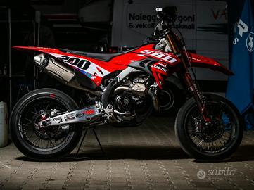 Ducati 450 Desmo SUPERMOTARD 2026 CONTO VENDITA