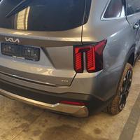 POSTERIORE COMPLETO KIA SORENTO DEL 2024
