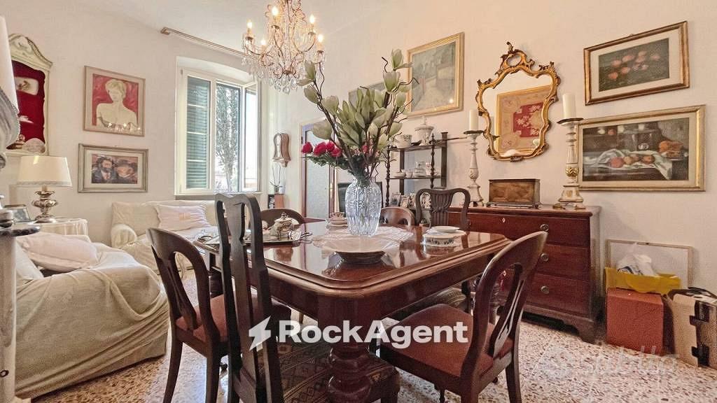 Rustico / Casale di 202 m² con più di 5 locali e b - Vista 3
