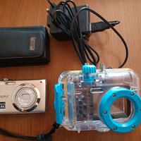 Nikon Coolpix  con guscio impermeabile 