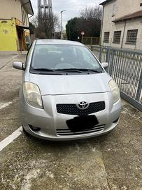 Toyota yaris 2008 benzina