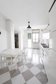 Mansarda ristrutturata e arredata - 90 mq