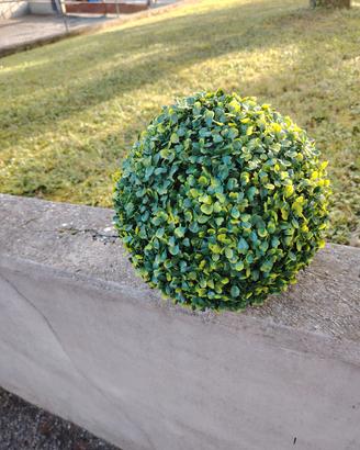 Sfera di bosso artificiale